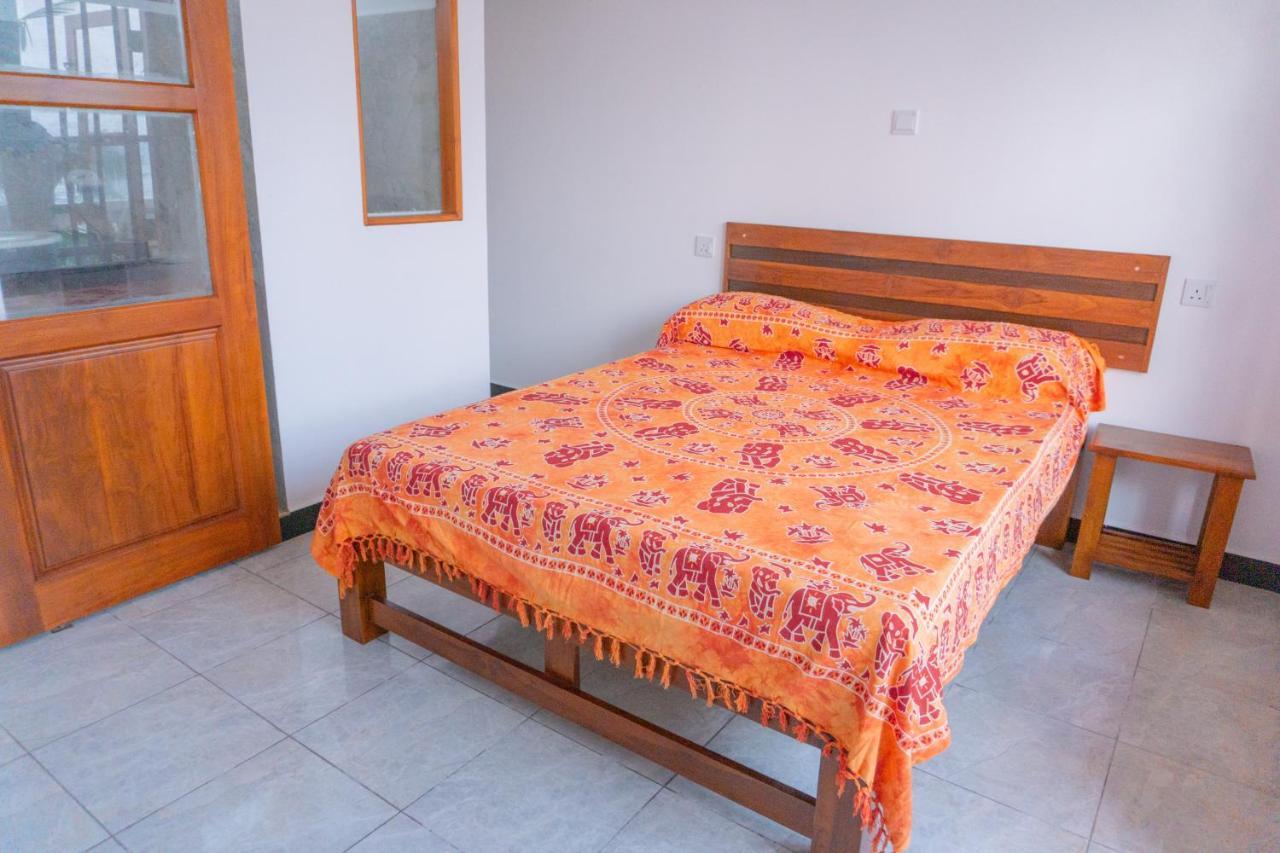 Hotel La Polena à Matara Extérieur photo