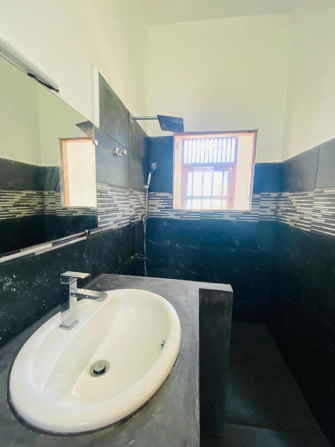 Hotel La Polena à Matara Extérieur photo