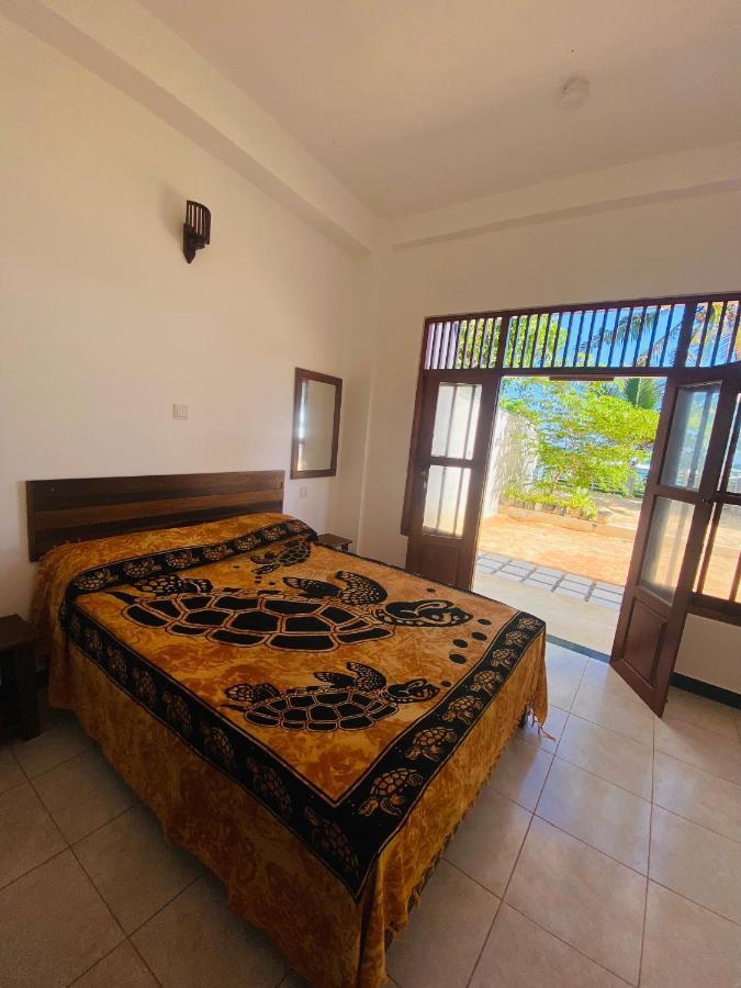 Hotel La Polena à Matara Extérieur photo